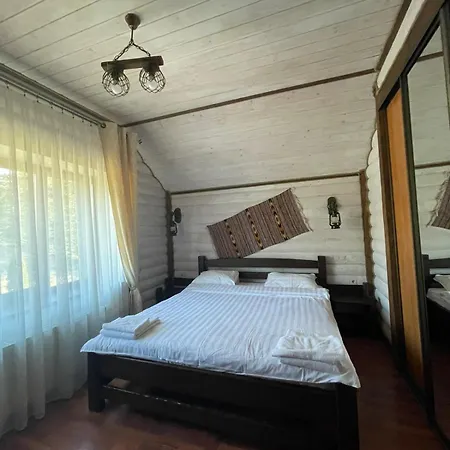 L - Hutir Ferienhaus